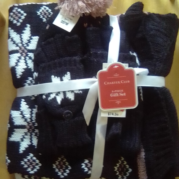 Charter Club Women\'s Black Sweater Gift Set